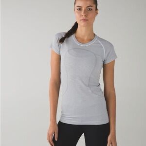 Lululemon Swiftly Tech Short Sleeve Top Size: 8